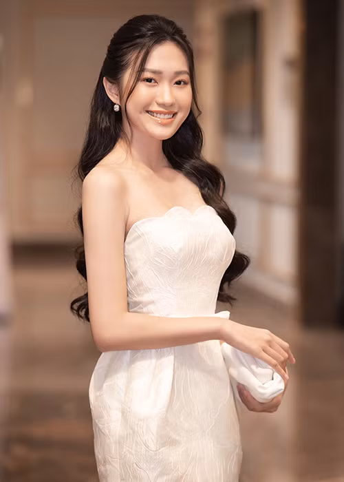 Nổi bật trong dàn thí sinh tại vòng sơ khảo phía Bắc Hoa hậu Việt Nam 2020, Doãn Hải My sinh năm 2001, đến từ Hà Nội.