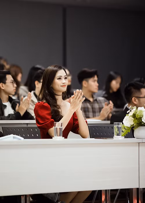 Sau Hoa khôi Người đẹp Kinh Bắc, Thu Phương tham gia Hoa hậu Thế giới Việt Nam 2019.