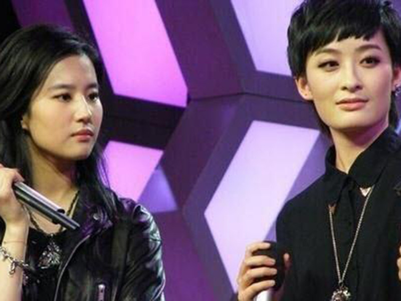 Lưu Diệc Phi từng dính nghi vấn yêu đồng giới với Tăng Dật Khả vì sự thân thiết trên mức đồng nghiệp.