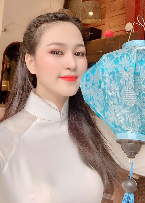 Gương mặt của Trần Thị Yến được nhiều người nhận xét hao hao Á hậu Thụy Vân.