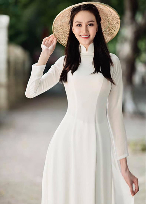 Trần Thị Yến đang là một trong những thí sinh Hoa hậu Việt Nam 2020 được nhiều cư dân mạng chú ý.