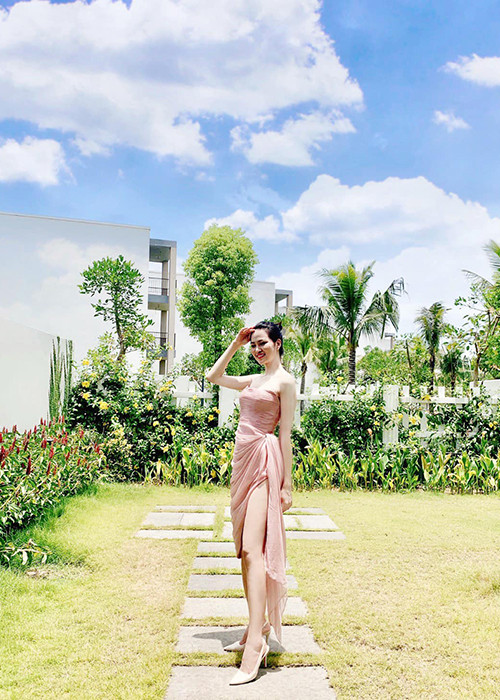 Khi đang theo học ngành Kế toán vì định hướng của bố mẹ, bản sao Thụy Vân đăng ký thêm lớp biên đạo múa của Trường Văn hóa Nghệ thuật và Du lịch Bắc Ninh.