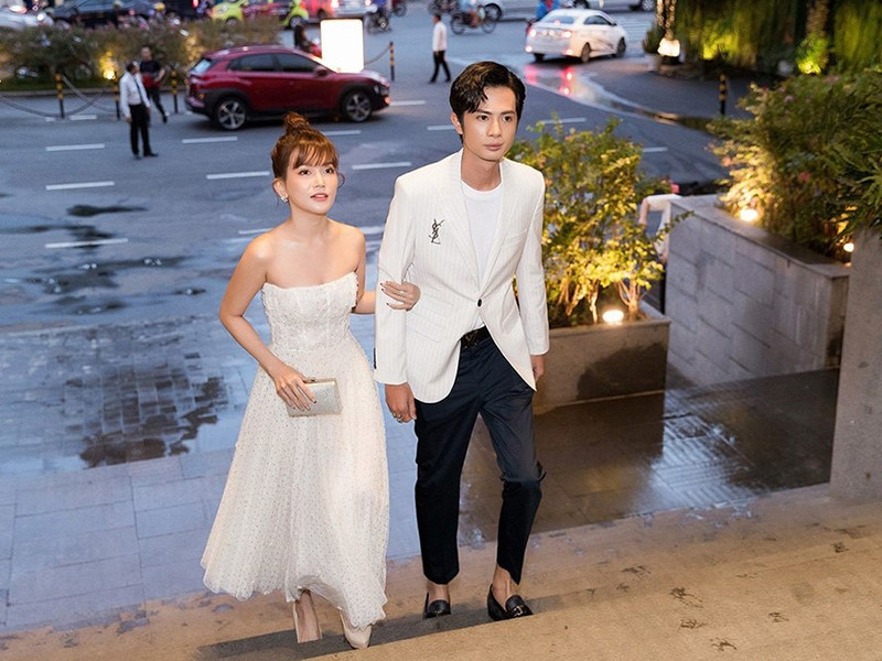 Chuyện tình cảm của Sĩ Thanh và Huỳnh Phương nhận được sự ủng hộ của gia đình, bạn bè và fan.