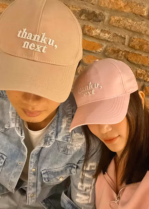 Không còn đăng ảnh hẹn hò ngọt ngào như trước, Sĩ Thanh và Huỳnh Phương khiến fan thắc mắc về chuyện tình cảm.