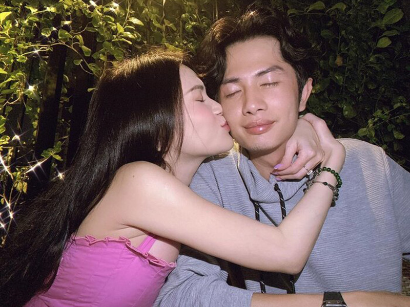 Loạt ảnh ngọt ngào của Sĩ Thanh - Huỳnh Phương trước nghi vấn chia tay Loat anh ngot ngao cua Si Thanh - Huynh Phuong truoc nghi van chia tay
