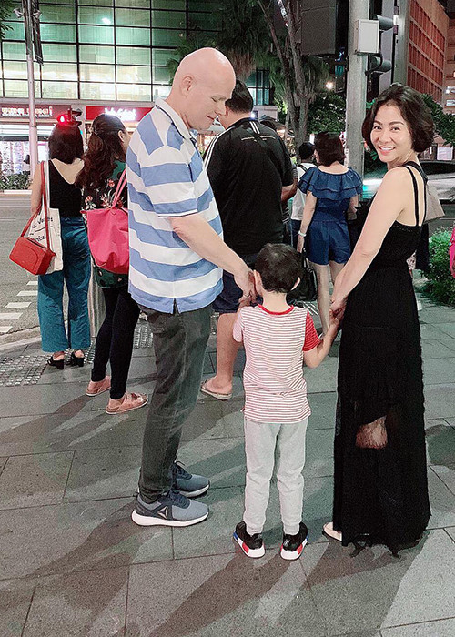 Ở tuổi 43, sự nghiệp tình duyên của Thu Minh đều viên mãn.