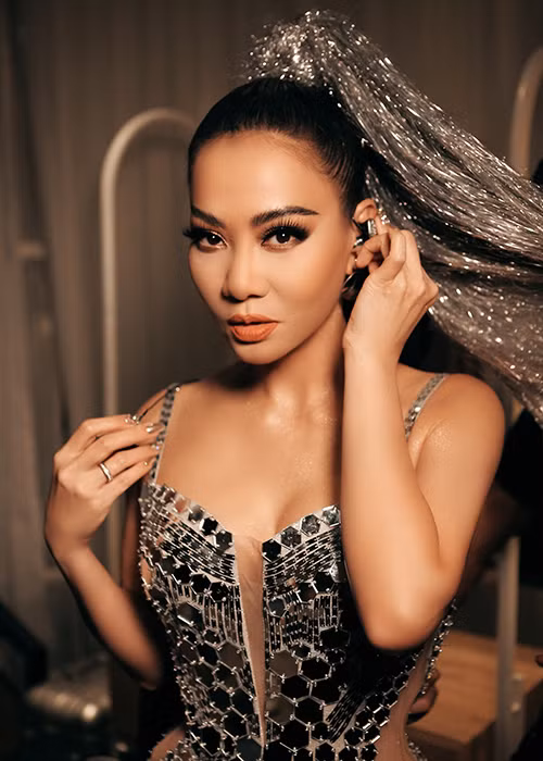 Sau nhiều năm hoạt động nghệ thuật, Thu Minh hiện là cái tên đắt show, cát sê được cho là thuộc hàng đầu.