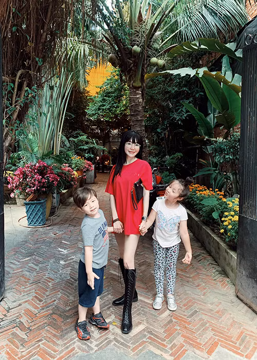 Bé Mộc Trà và Túc Mạch hiện tại đều lớn phổng phao.