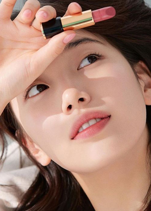 Nữ ca sĩ giữ phong độ nhan sắc trong suốt 10 năm hoạt động trong showbiz.