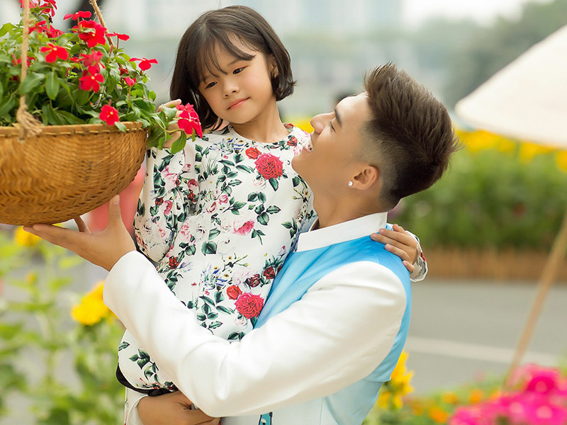 Sau lần tố vợ cũ không cho gặp con gái năm 2019, Lâm Vinh Hải gần như không nhắc về con. Có lẽ, anh muốn bình yên cho con gái của mình.