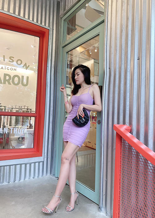 Vợ cũ của Lâm Vinh Hải khoe vóc dáng nuột nà dù từng qua một lần sinh nở.