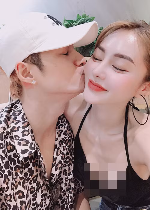 Lâm Vinh Hải cũng chọn cuộc sống bình yên sau những ồn ào với vợ cũ. Hiện tại, người phụ nữ bên cạnh anh là Linh Chi.