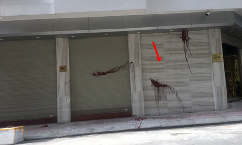 Vo cu giu im lang, nha bi tat son, Trong Hung phan ung la