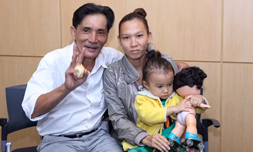 Doi buon nghe si: Lung lay tren phim, xe chieu bat hanh!-Hinh-2