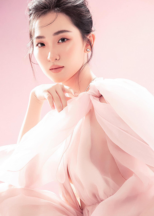 Bản sao Lưu Diệc Phi quyết định trở lại cuộc thi Hoa hậu Việt Nam để giành vương miện.