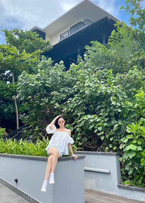 Lương Thùy Linh ngày càng gợi cảm sau khi đoạt vương miện.