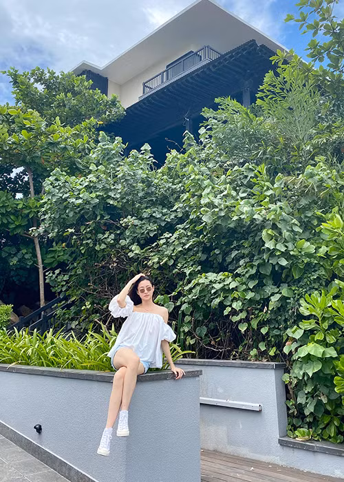 Lương Thùy Linh ngày càng gợi cảm sau khi đoạt vương miện.