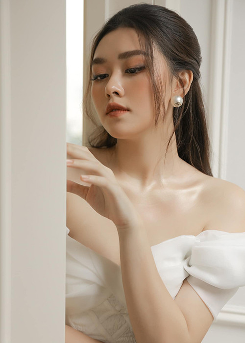 Nàng á hậu khá kín tiếng về đời tư.