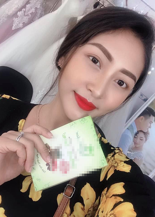 Mới đây, người đẹp lên tiếng khi đọc được thông tin "tích cực bán hàng online dù lấy chồng đại gia".