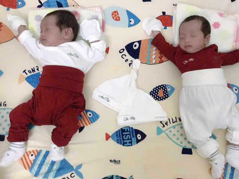 Sau khi sinh con, Thu Thảo trở lại với việc bán hàng online. Ảnh: Phụ nữ Việt Nam