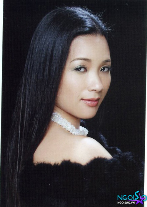 Nữ nghệ sĩ sinh năm 1969 gây ấn tượng với đôi mắt biết nói, nụ cười duyên dáng. Ảnh: Ngôi sao