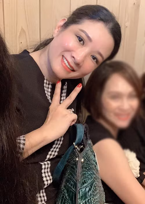 Ở tuổi 51, Thanh Thanh Hiền được khen ngợi trông trẻ trung hơn nhiều so với tuổi thực.