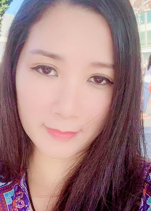 Nhiều bạn bè, đồng nghiệp bày tỏ sự ngưỡng mộ trước nhan sắc của Thanh Thanh Hiền.