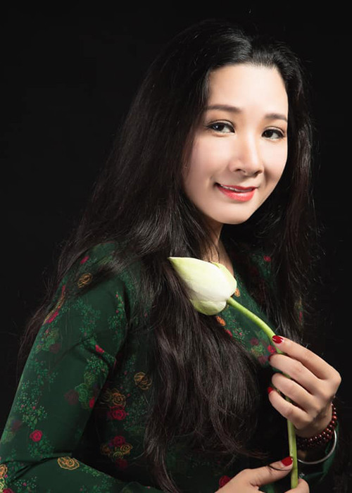 Cô đóng hài, hát cải lương, ca trù, chèo, ca Huế, chầu văn, bolero.