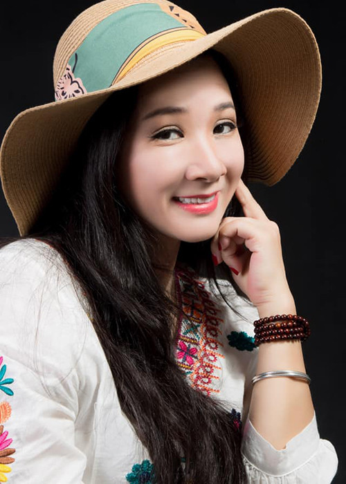 Trải qua 2 lần sinh nở, nữ nghệ sĩ vẫn đẹp mặn mà.