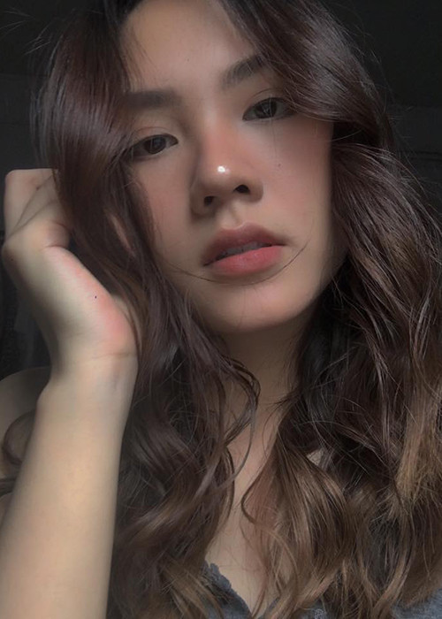 Theo Tiền Phong, Mai Phương có thành tích học tập ấn tượng. Cô từng giành giải Nhì và giải Ba cuộc thi học sinh giỏi tiếng Anh cấp tỉnh các năm 2016 và 2017.