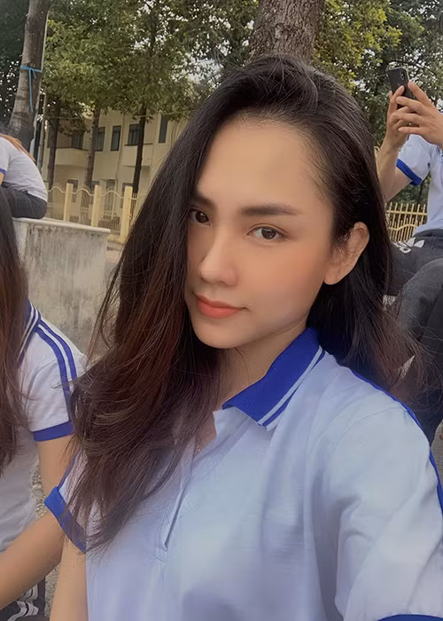 Chia sẻ trên Tri thức trẻ, 9x cho biết, cô vẫn tích cực tập luyện để giữ gìn vóc dáng cũng như học tập thêm những kỹ năng cần thiết.