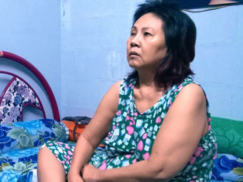 "Bây giờ, việc kinh doanh quán ăn gặp nhiều khó khăn. Mọi người ăn ở nhà nhiều thay vì ra ngoài. Có thời gian quán đóng cửa vì giãn cách xã hội. Đến thời điểm này, tôi không còn khả năng để chi trả tiền nhà, điện nước", nghệ sĩ Hoàng Lan cho biết. Ảnh: Zing