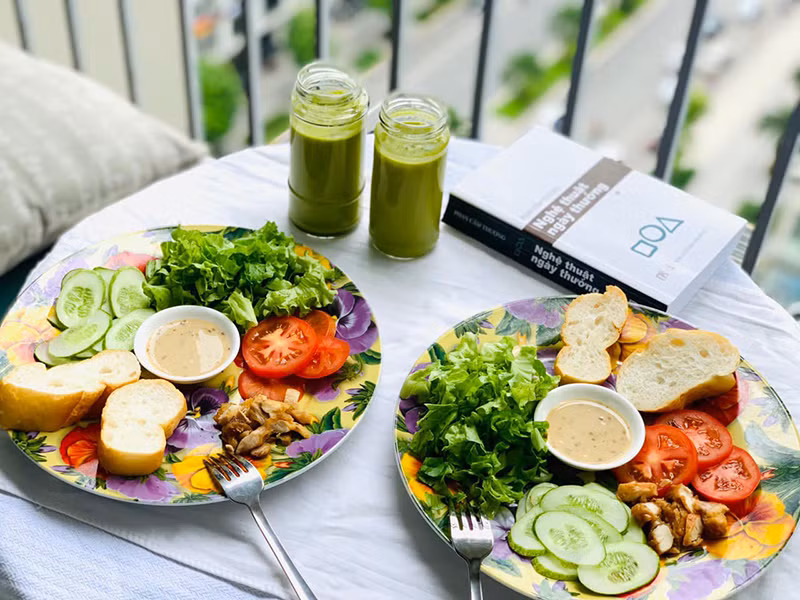 Ngọc Hân khoe tự tay làm bữa sáng đủ chất.