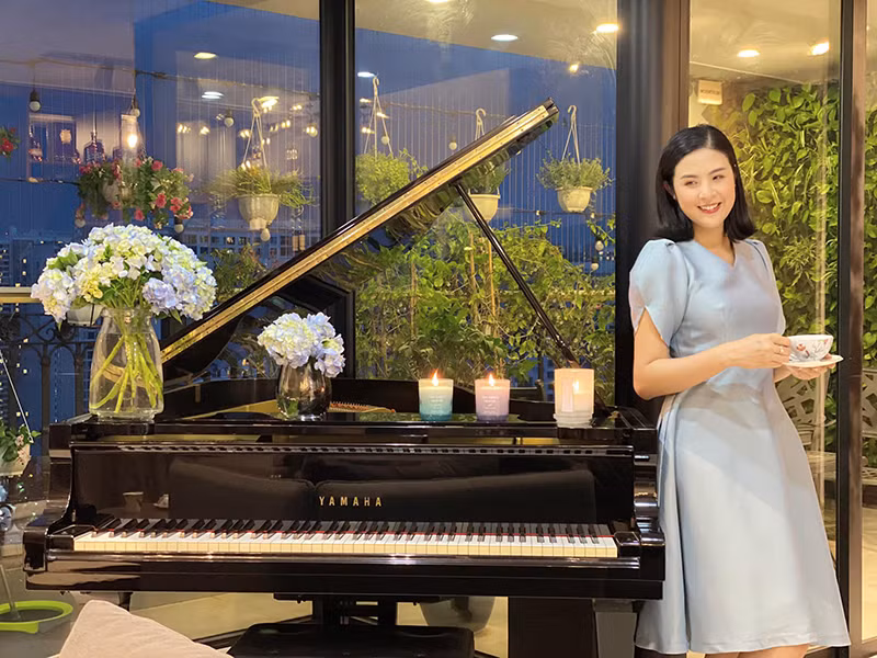 Ngọc Hân và Phú Đạt gặp nhau ở Ai Cập trong chuyến đi làm đại sứ văn hóa sau khi đăng quang Hoa hậu Việt Nam 2010. Cặp đôi từng lên kế hoạch làm đám cưới vào tháng 3/2020 vì nhưng vì COVID-19 đã phải hoãn hôn lễ.