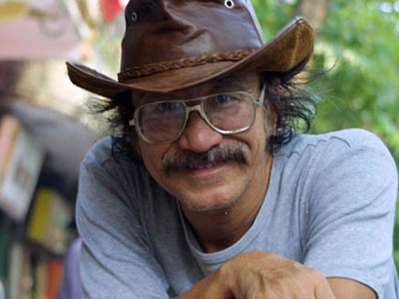 Cũng năm 2016, trên Vnexpress, nhạc sĩ tâm sự ông từng sáng tác ca khúc "Nét ca trù ngày xuân" dành cho bà xã khi đó ở độ tuổi 18. Theo Nguyễn Cường, vợ của ông là người tự tin và có lòng tự trọng cao, không bao giờ muốn "ăn theo" tên tuổi chồng. Tuy có cá tính mạnh nhưng khi ở nhà, vợ của nhạc sĩ Nguyễn Cường lại là người điềm tĩnh, ôn nhu và luôn nở nụ cười. Ảnh: Đẹp