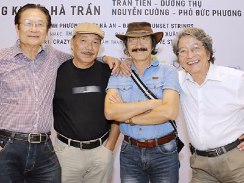 Chia sẻ về tình bạn của “Bộ tứ sông Hồng”, nhà thơ Thụy Kha cho hay: “Mỗi người một cá tính, một cách lập ngôn riêng, họ chẳng có gì phải cạnh tranh và cũng không ai can thiệp vào con đường của ai. Thành ra chơi với nhau rất bền”. Ảnh: VOV