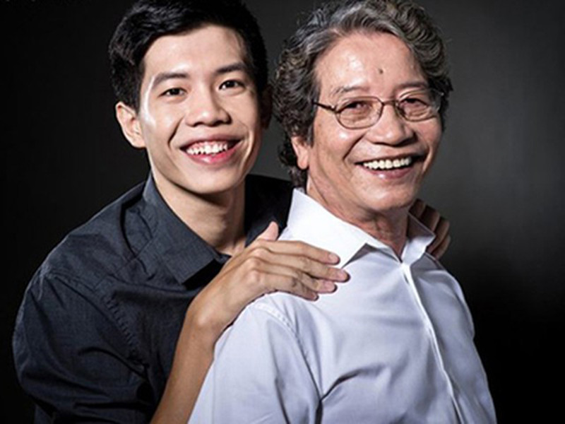 Vợ chồng nhạc sĩ Phó Đức Phương có 3 người con chung. Hai cô con gái đầu của ông làm giảng viên piano ở Nhạc viện Hà Nội và ở Đài truyền hình Hà Nội. Cả hai đều đã lập gia đình, có cuộc sống ổn định. Ảnh: PLO