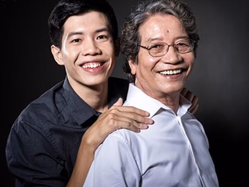 Vợ chồng nhạc sĩ Phó Đức Phương có 3 người con chung. Hai cô con gái đầu của ông làm giảng viên piano ở Nhạc viện Hà Nội và ở Đài truyền hình Hà Nội. Cả hai đều đã lập gia đình, có cuộc sống ổn định. Ảnh: PLO