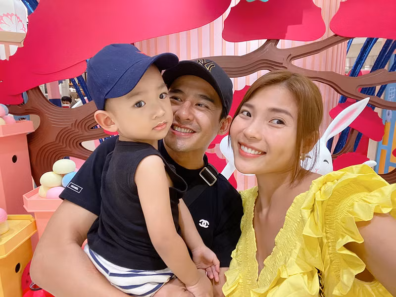 Lương Thế Thành và Thúy Diễm là cặp đôi phim giả tình thật có hạnh phúc viên mãn nhất nhì Vbiz.