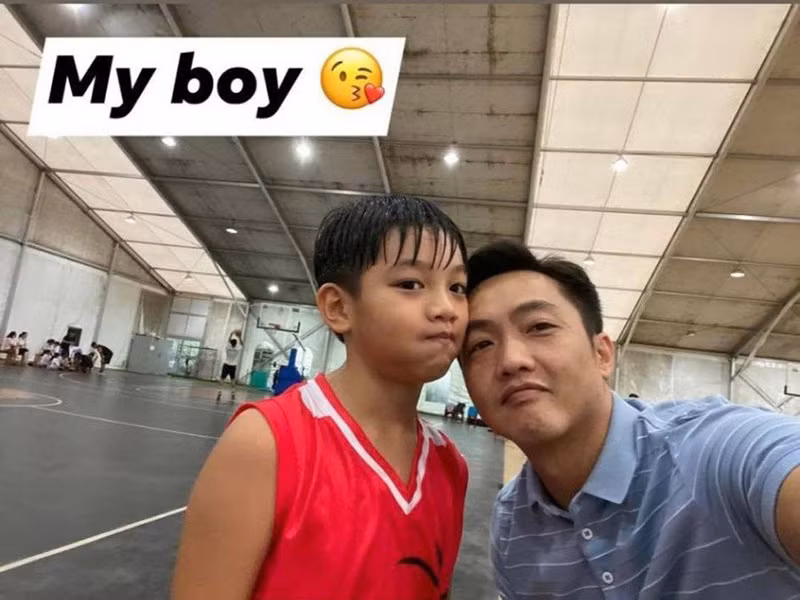 Vị doanh nhân phố núi có mặt trong các sự kiện quan trọng của con trai.