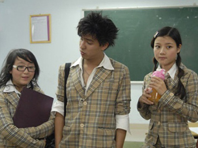 Tăng Nhật Tuệ từng đóng nhiều bộ phim như: "Bộ tứ 12A8", "Chít và Pi", "Vũ điệu xì-tin", “Ranh giới". Trong hơn 50 bộ phim, anh đảm nhận vai chính đến 17 lần. Ảnh: Vietnamnet