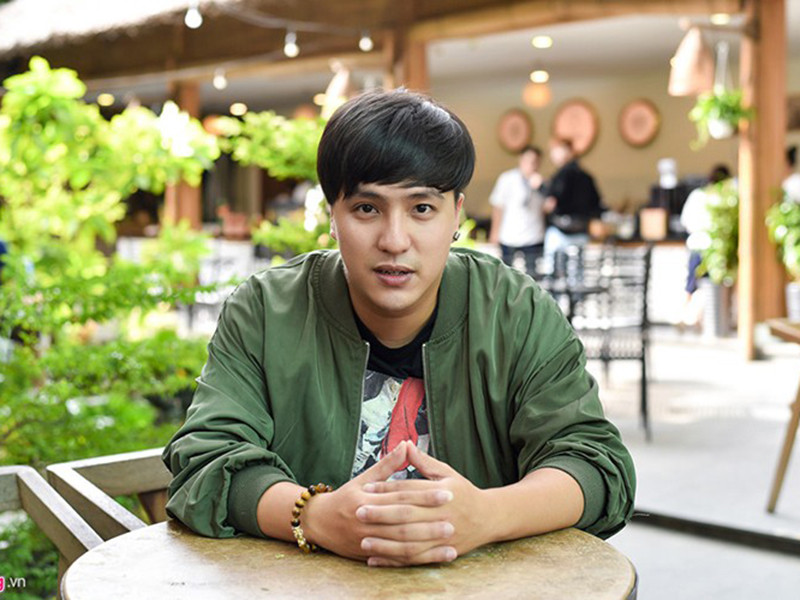 Tháng 2/2016, khi bức ảnh Trấn Thành - Hari Won hẹn hò bị tung ra, Tăng Nhật Tuệ khẳng định đây là chiêu PR. Sau đó, ông bầu phải xin lỗi Trấn Thành.