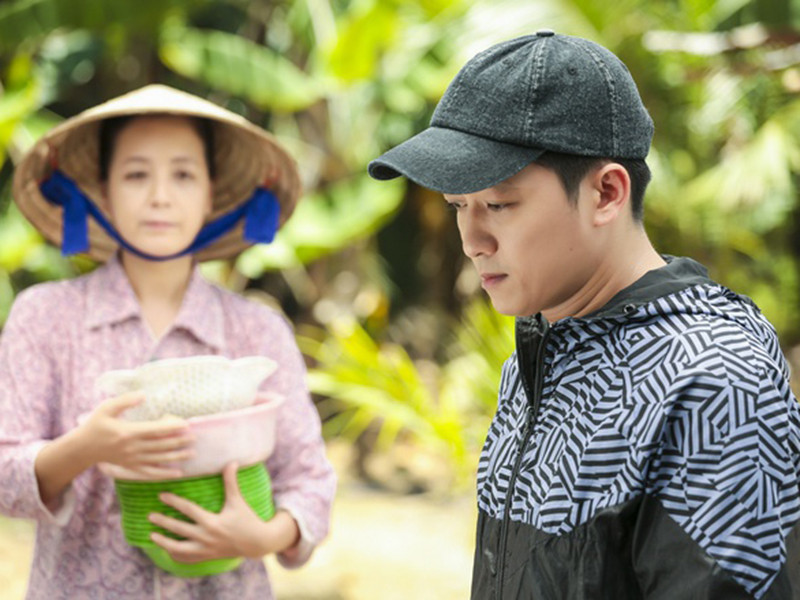 Kịch bản của “Siêu sao siêu ngố” bị chê không mới, lời thoại sến sẩm còn nam chính Trường Giang bị cho là chưa làm tròn, đặc biệt ở phân đoạn cảm xúc. Ảnh: Zing