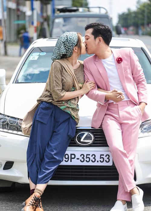 Hay như “Siêu sao siêu ngố” đạt doanh thu 100 tỷ đồng sau 3 tuần công chiếu. Tuy nhiên, phim bị chê nhiều hơn khen. Ảnh: Zing