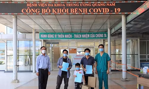 Thêm 8 bệnh nhân mắc COVID-19 được công bố khỏi bệnh Them 8 benh nhan mac COVID-19 duoc cong bo khoi benh