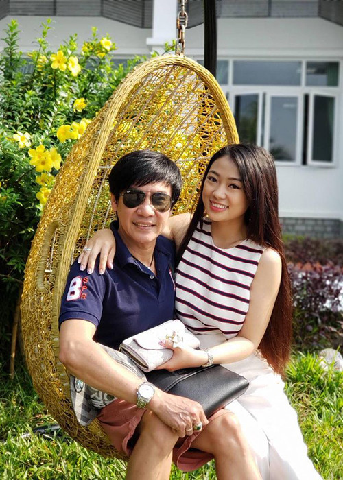 Lê Huỳnh ấn tượng về Mỹ Linh bởi sự tự tin và nhan sắc xinh đẹp. Còn Mỹ Linh lại thần tượng Lê Huỳnh từ nhỏ.