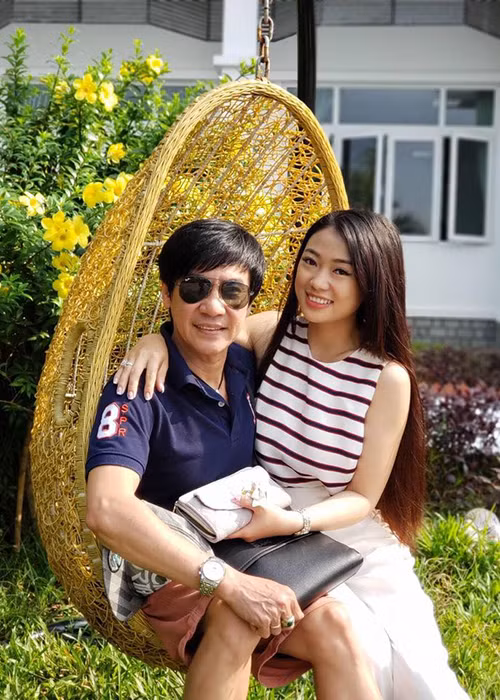 Lê Huỳnh ấn tượng về Mỹ Linh bởi sự tự tin và nhan sắc xinh đẹp. Còn Mỹ Linh lại thần tượng Lê Huỳnh từ nhỏ.