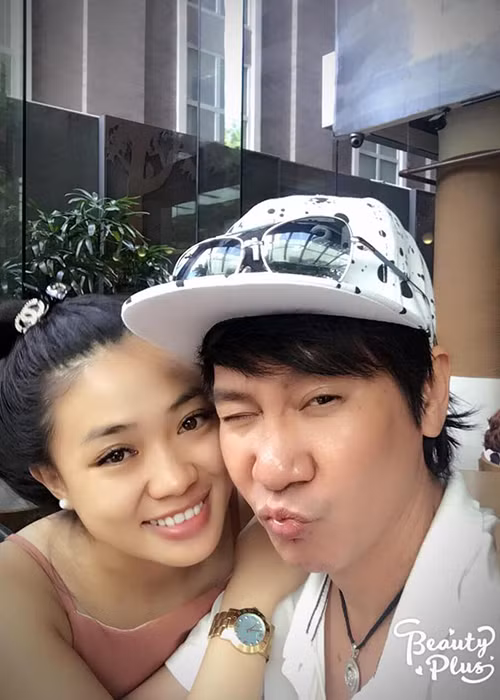 Mỹ Linh cho hay, từ ngày về chung một nhà với Lê Huỳnh, cô thấy chuyện đúng sai không quan trọng bằng việc hai vợ chồng hòa thuận.