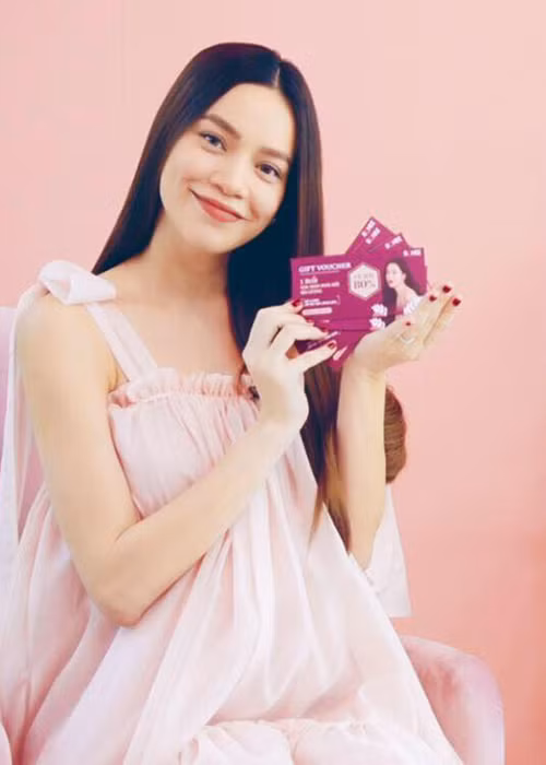 Về lý do không muốn chia sẻ chuyện đời tư, Hồ Ngọc Hà cho biết, cô muốn tập trung cho câu chuyện về âm nhạc hơn vào thời điểm này.