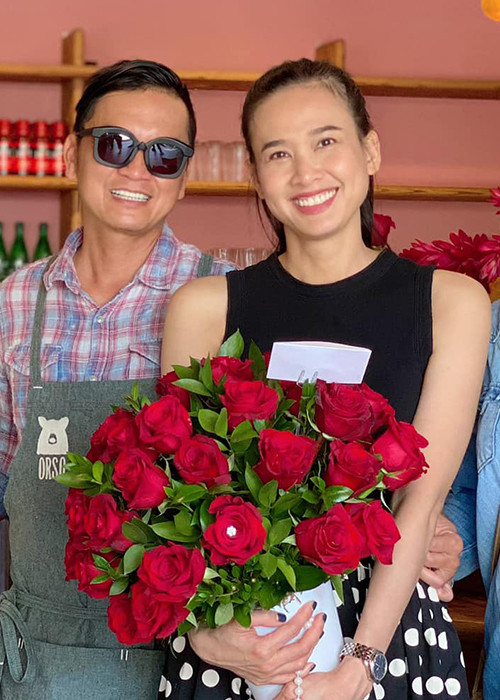 Dương Mỹ Linh và bạn trai ít khi xuất hiện bên nhau. Hồi tháng 7, cặp đôi hiếm hoi sánh đôi trong ngày sinh nhật của Dương Mỹ Linh.